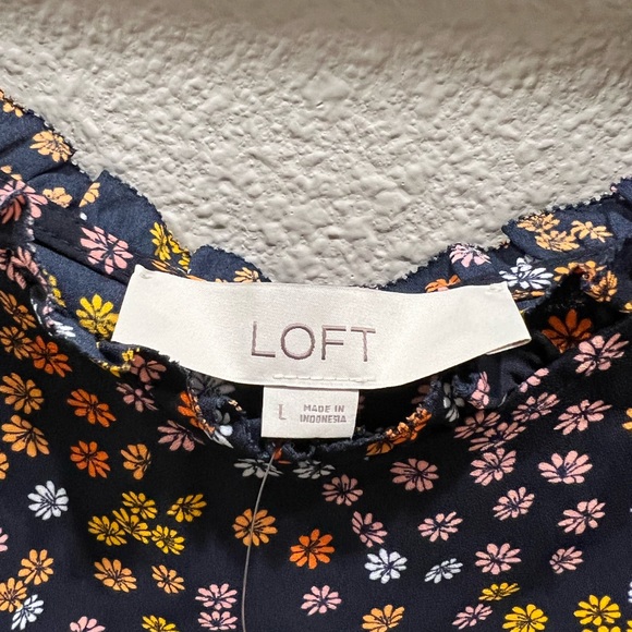 Ann Taylor floral tank top brand new with tags, never worn - Picture 3 of 3